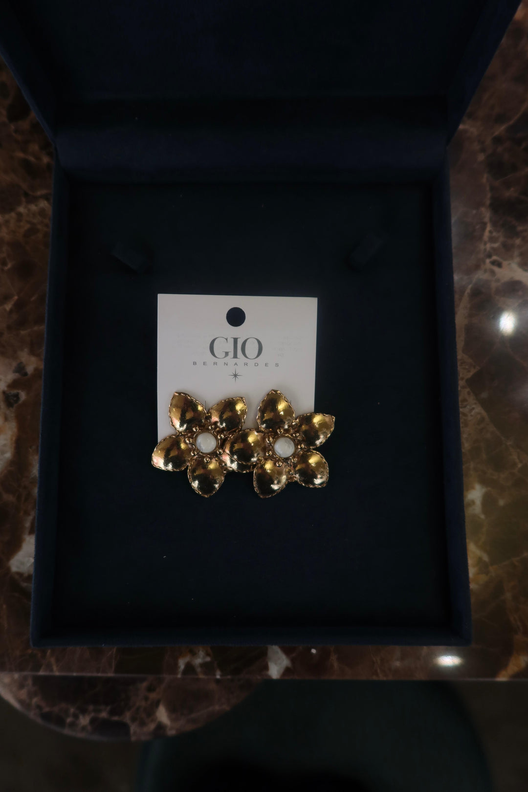 WHITE AND GOLD FLOWER EARRINGS