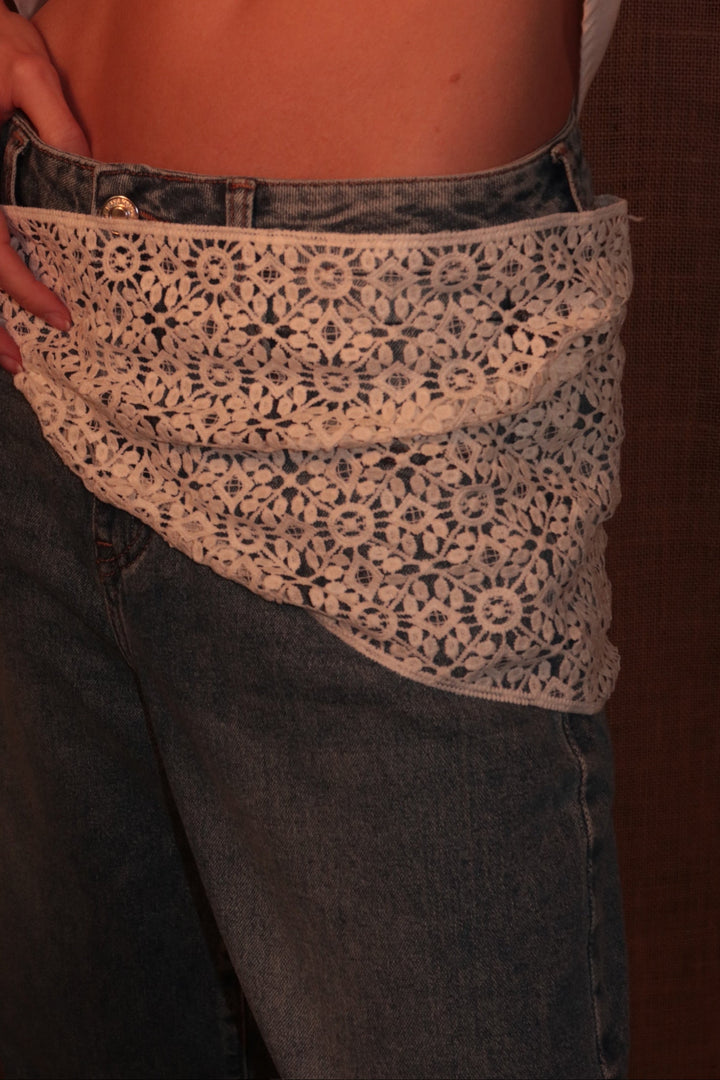 Petal Lace Foulard