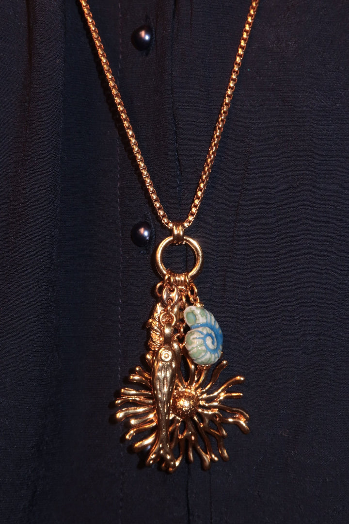 Collana lunga con pesce