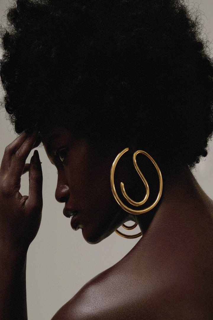 Clave Hoop Earrings in Gold