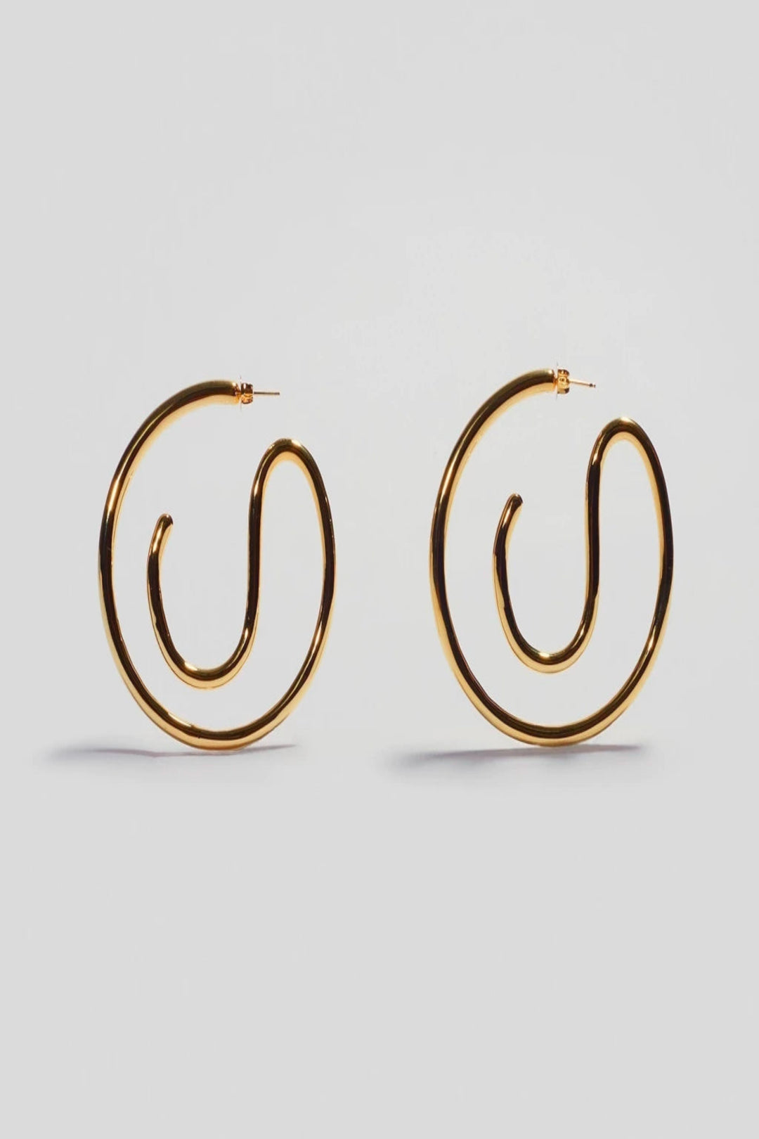 Clave Hoop Earrings in Gold