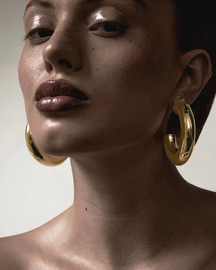Hoopy Earrings in Gold