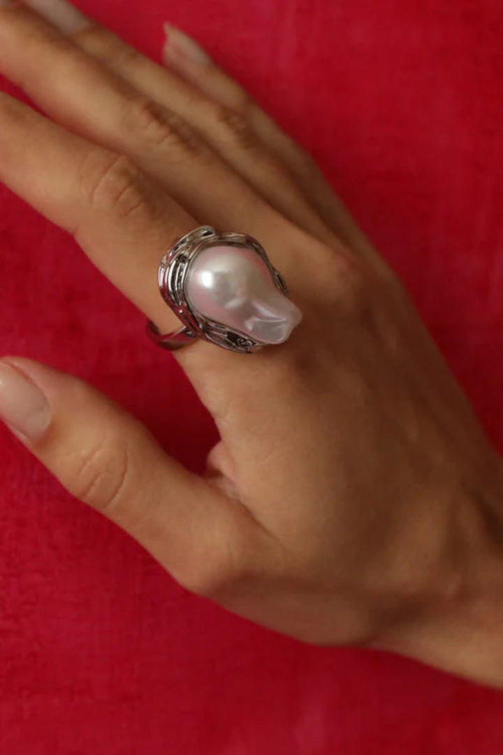 Pearl Flow Ring Silver