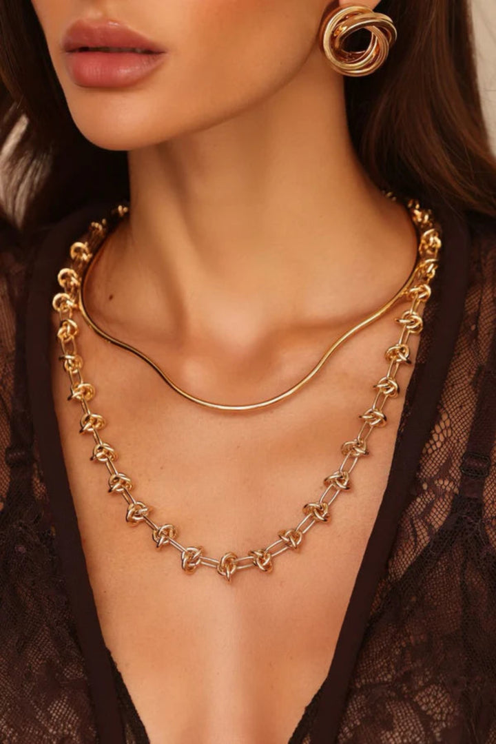 Short Knot Necklace – Silver