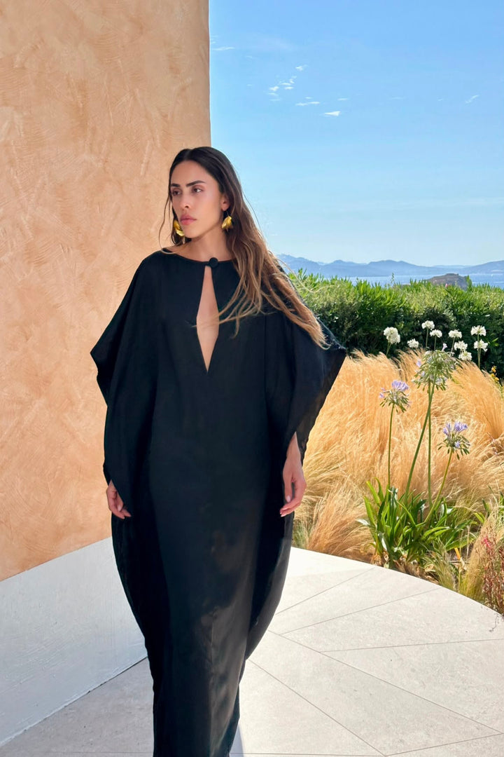 Petra Kaftan Black