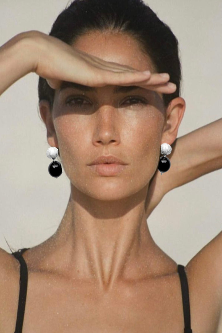 Vongole Earrings Black