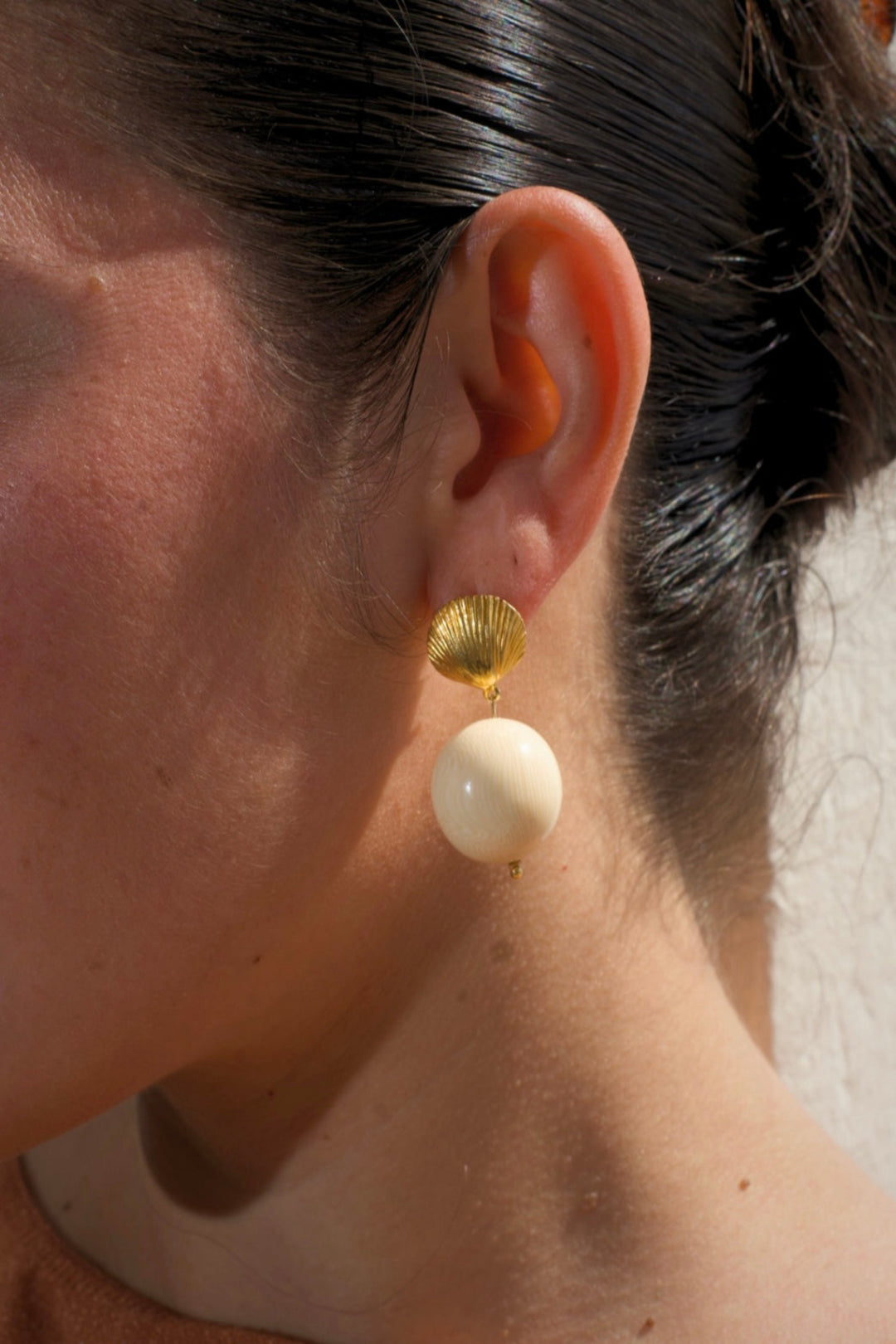 Vongole Earrings White